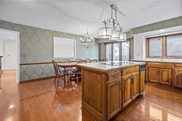 10546 Westgate Street, Overland Park, KS 66215