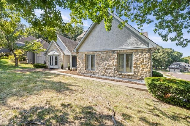 10546 Westgate Street, Overland Park, KS 66215