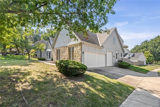 10546 Westgate Street, Overland Park, KS 66215