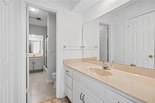 10546 Westgate Street, Overland Park, KS 66215