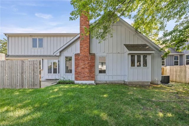 10546 Westgate Street, Overland Park, KS 66215