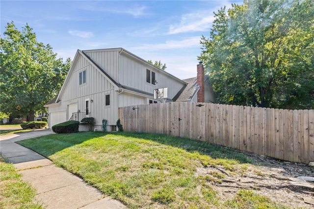 10546 Westgate Street, Overland Park, KS 66215