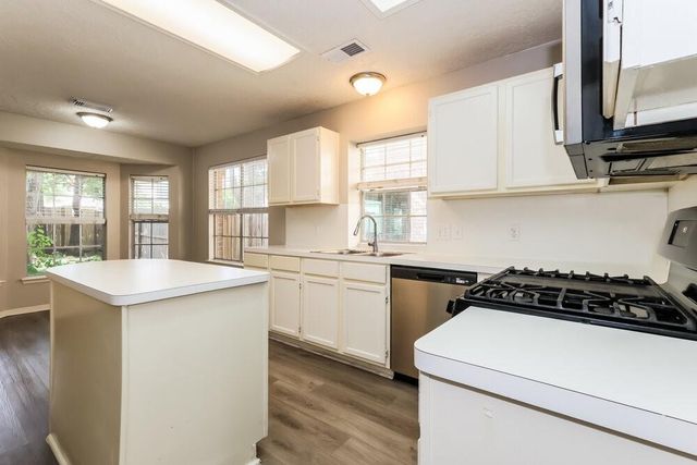 4910 Stone Harbor Drive, Friendswood, TX 77546