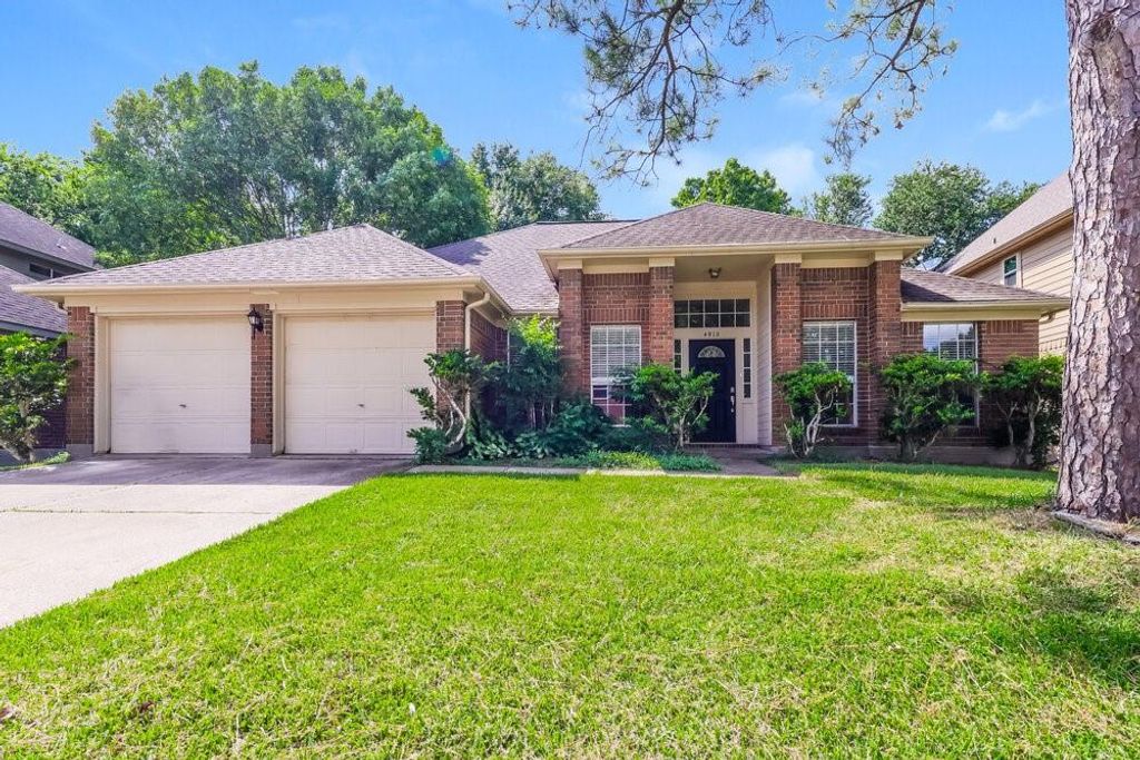 4910 Stone Harbor Drive, Friendswood, TX 77546