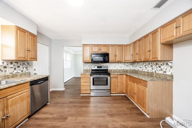 220 Anderson Ln, Belleville, IL 62221