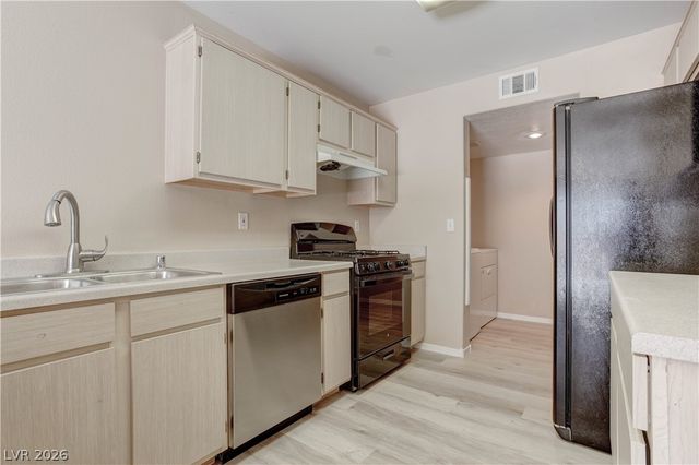 1636 Coyote Run Drive, Henderson, NV 89014