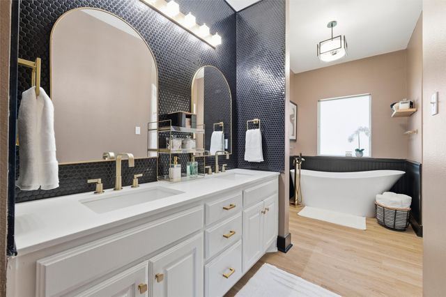 1305 E Highland Road, Waxahachie, TX 75167