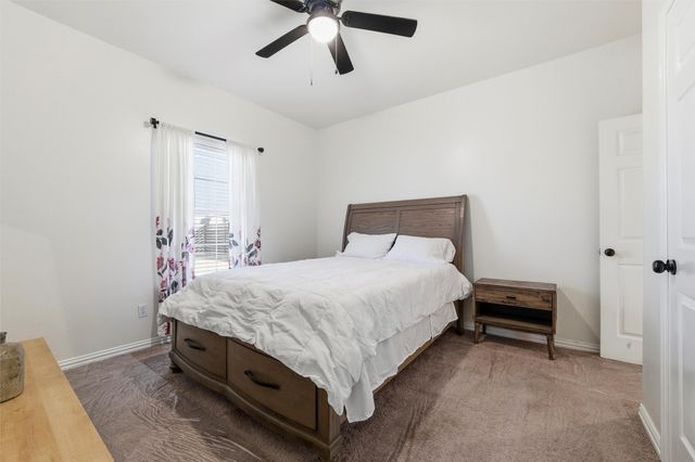 1305 E Highland Road, Waxahachie, TX 75167