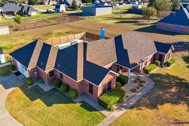 1305 E Highland Road, Waxahachie, TX 75167