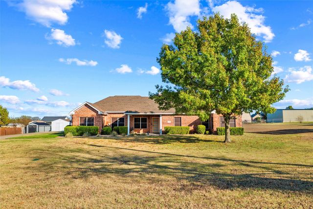 1305 E Highland Road, Waxahachie, TX 75167