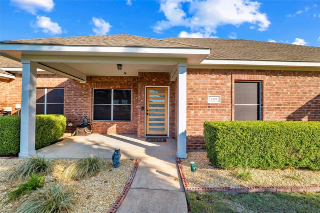 1305 E Highland Road, Waxahachie, TX 75167