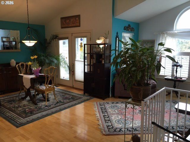 12245 Se WHITCOMB Dr, Milwaukie, OR 97222