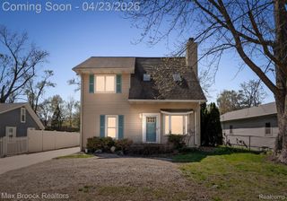 2375 Lakeside Drive, Highland Charter Township, MI 48356