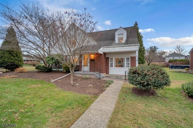 240 Aurora St, Lopatcong Twp., NJ 08865