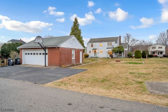 240 Aurora St, Lopatcong Twp., NJ 08865