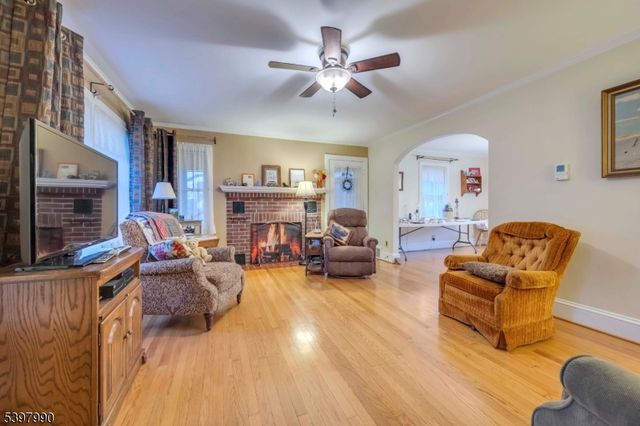 240 Aurora St, Lopatcong Twp., NJ 08865