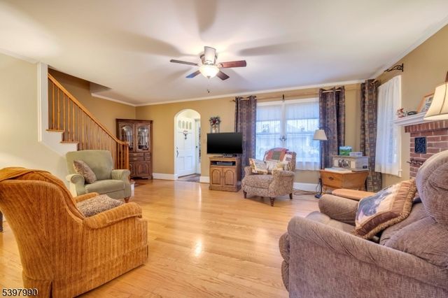 240 Aurora St, Lopatcong Twp., NJ 08865