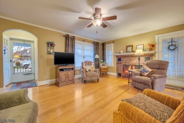 240 Aurora St, Lopatcong Twp., NJ 08865