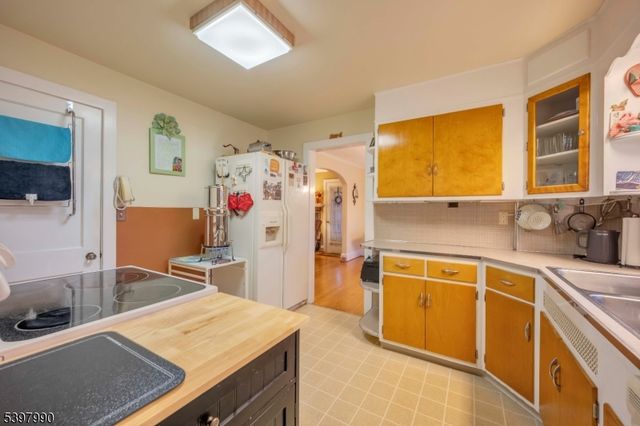 240 Aurora St, Lopatcong Twp., NJ 08865