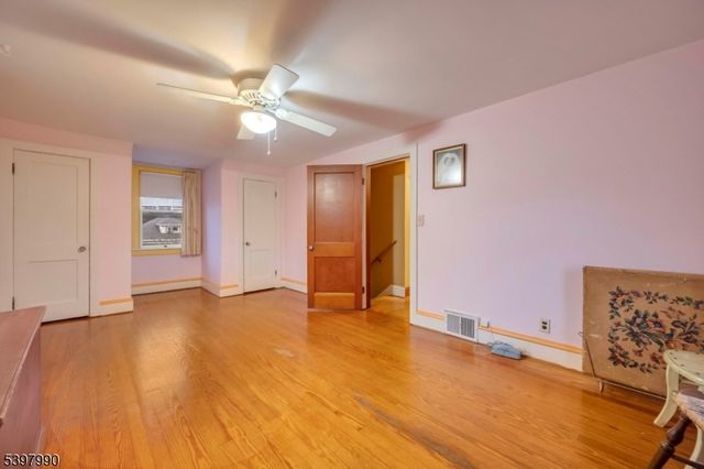 240 Aurora St, Lopatcong Twp., NJ 08865