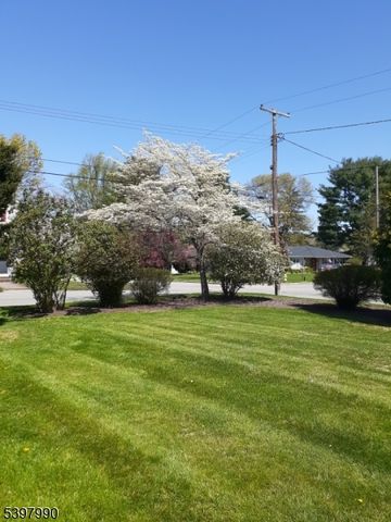 240 Aurora St, Lopatcong Twp., NJ 08865