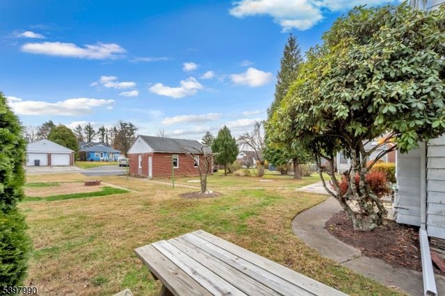 240 Aurora St, Lopatcong Twp., NJ 08865