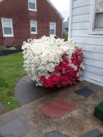 240 Aurora St, Lopatcong Twp., NJ 08865