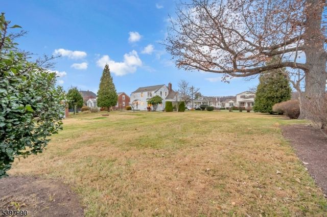 240 Aurora St, Lopatcong Twp., NJ 08865