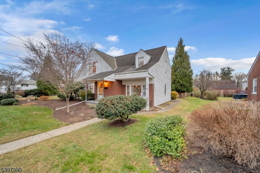 240 Aurora St, Lopatcong Twp., NJ 08865