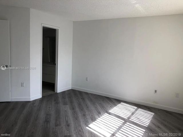 9421 Fontainebleau Blvd 210-35, Miami, FL 33172