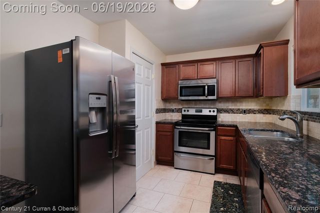 13631 Labelle Street, Oak Park, MI 48237