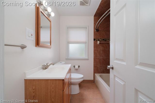 13631 Labelle Street, Oak Park, MI 48237