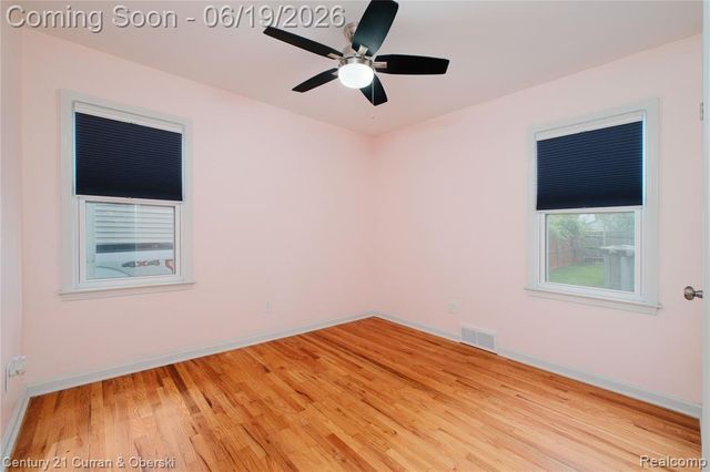 13631 Labelle Street, Oak Park, MI 48237