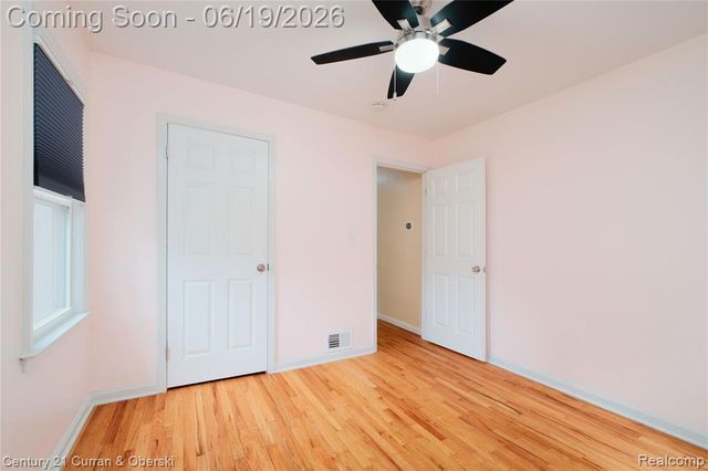 13631 Labelle Street, Oak Park, MI 48237