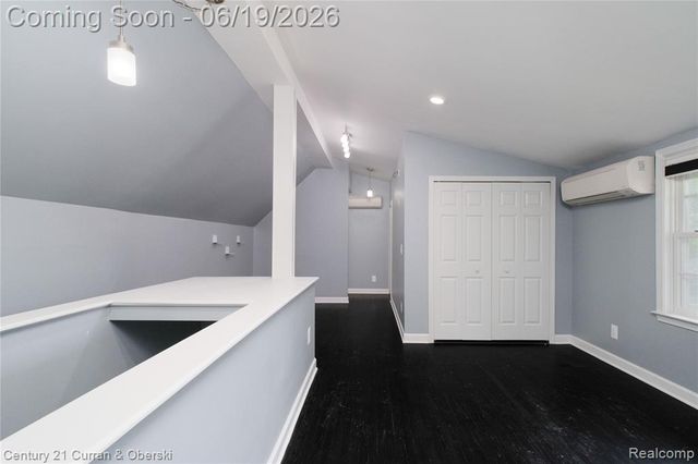 13631 Labelle Street, Oak Park, MI 48237