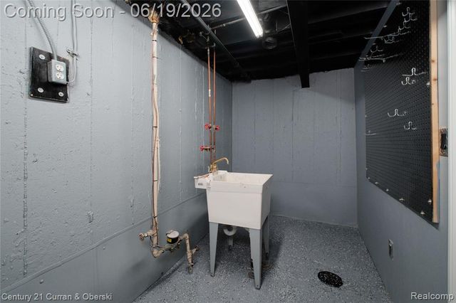 13631 Labelle Street, Oak Park, MI 48237