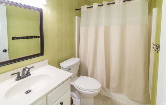 323 E Evergreen Road, Evansville, IN 47711
