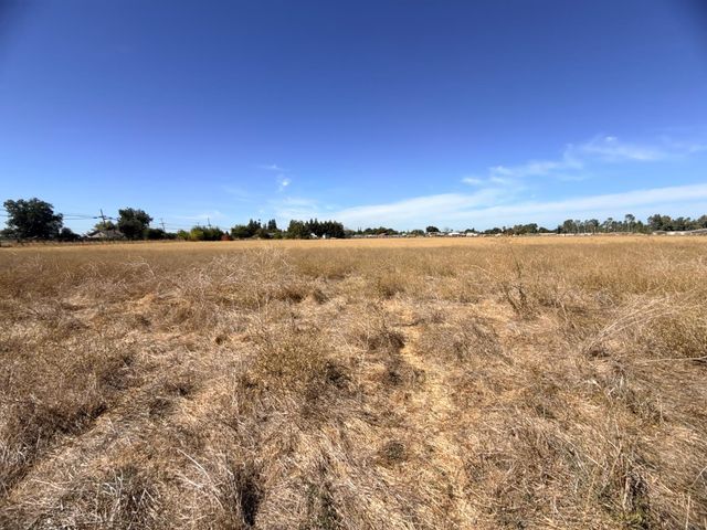 11663 E Copperopolis Rd, Stockton, CA 95215