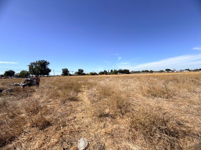 11663 E Copperopolis Rd, Stockton, CA 95215