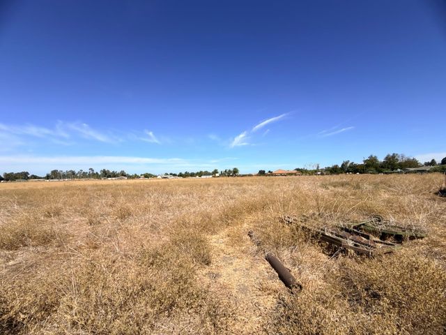 11663 E Copperopolis Rd, Stockton, CA 95215