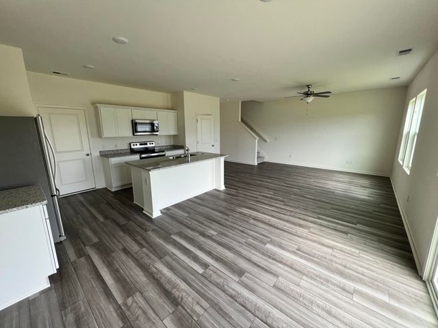 1207 Carriage Wood Circle, Ridgeville, SC 29472