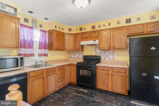 18 ROSALIND CIR, Sicklerville, NJ 08081