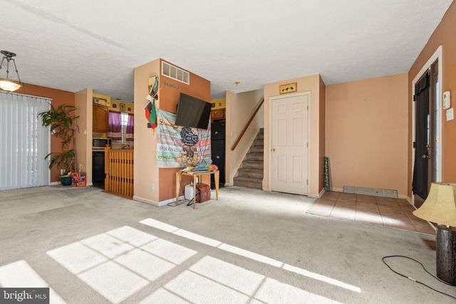 18 ROSALIND CIR, Sicklerville, NJ 08081