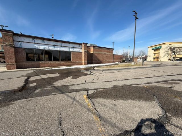 18902 Northline Road, Southgate, MI 48195