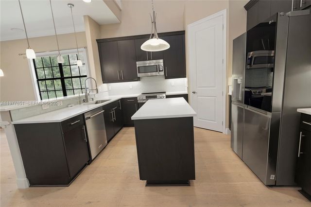 7573 NW 113th Ave, Parkland, FL 33076