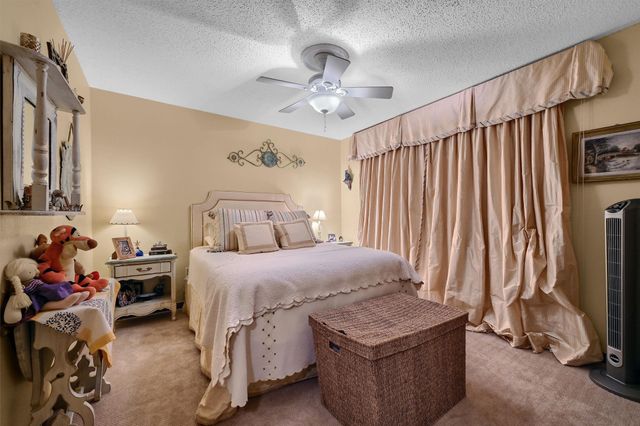 105 Cheyenne Drive, Lake Kiowa, TX 76240