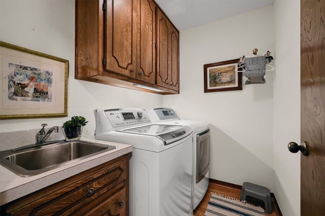 105 Cheyenne Drive, Lake Kiowa, TX 76240