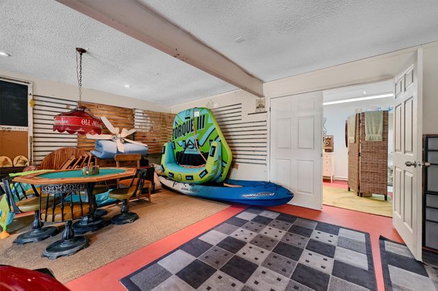 105 Cheyenne Drive, Lake Kiowa, TX 76240