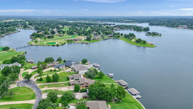 105 Cheyenne Drive, Lake Kiowa, TX 76240