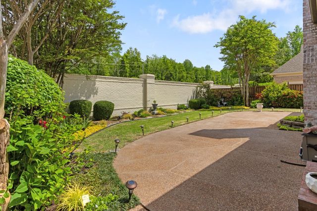 7298 MONT BLANC DR, Germantown, TN 38138